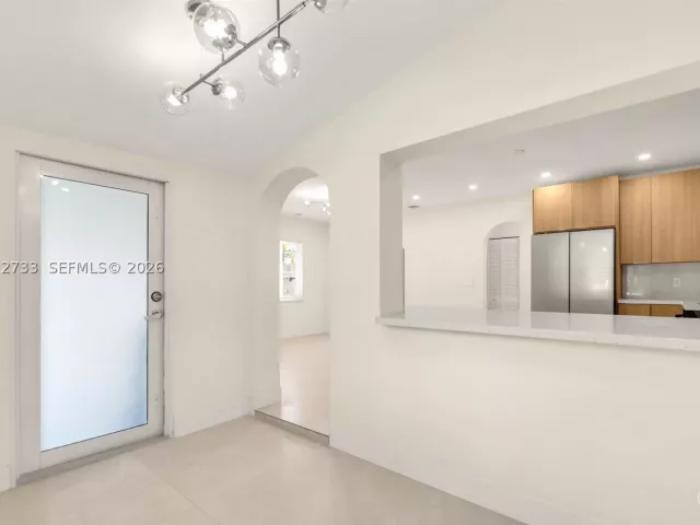 Продажа дома по адресу 1514 NE 176th St - фото 9350019