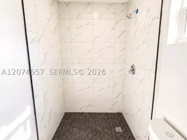 Продажа дома по адресу 980 NW 13th St - фото 9356484