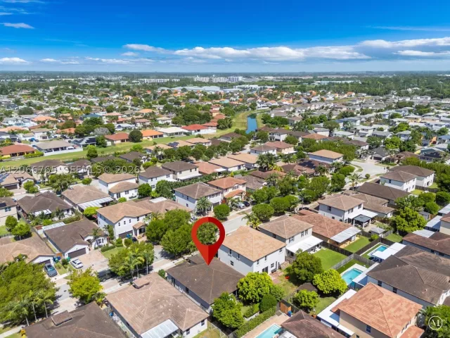 Продажа дома по адресу 25419 SW 121st Ave - фото 9368007