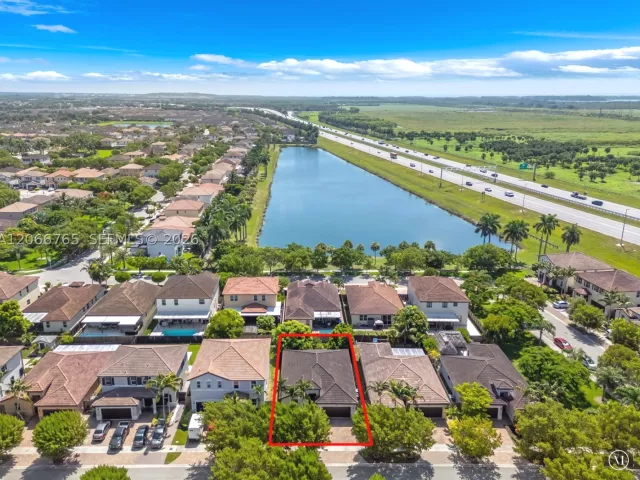 Продажа дома по адресу 25419 SW 121st Ave - фото 9368013
