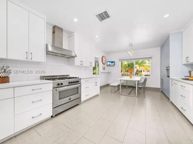 Продажа дома по адресу 831 NE 109th St - фото 9355175