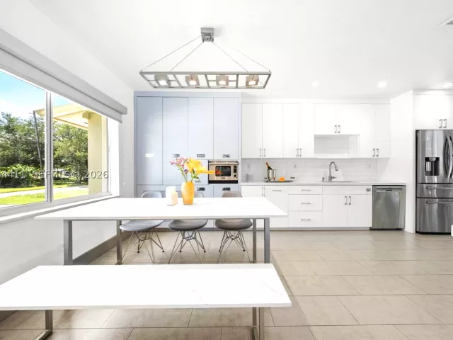 Продажа дома по адресу 831 NE 109th St - фото 9355176
