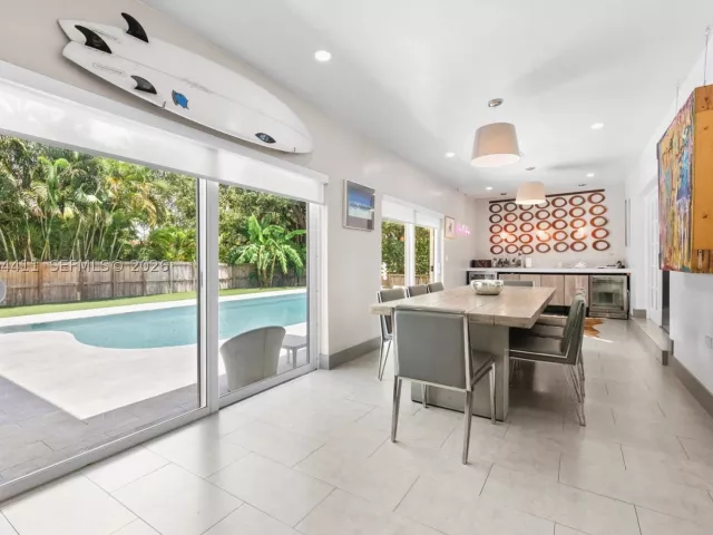 Продажа дома по адресу 831 NE 109th St - фото 9355180