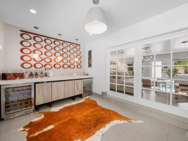Продажа дома по адресу 831 NE 109th St - фото 9355183