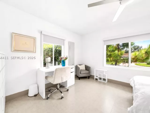 Продажа дома по адресу 831 NE 109th St - фото 9355203