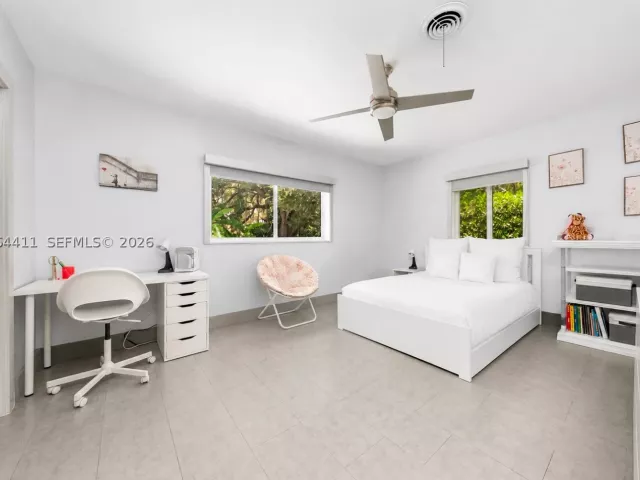 Продажа дома по адресу 831 NE 109th St - фото 9355204