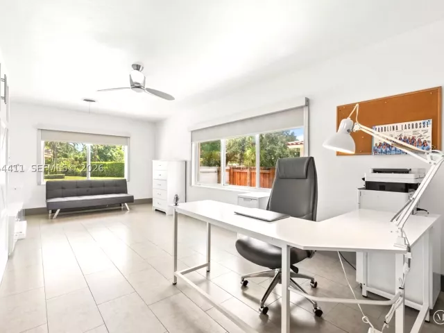Продажа дома по адресу 831 NE 109th St - фото 9355212
