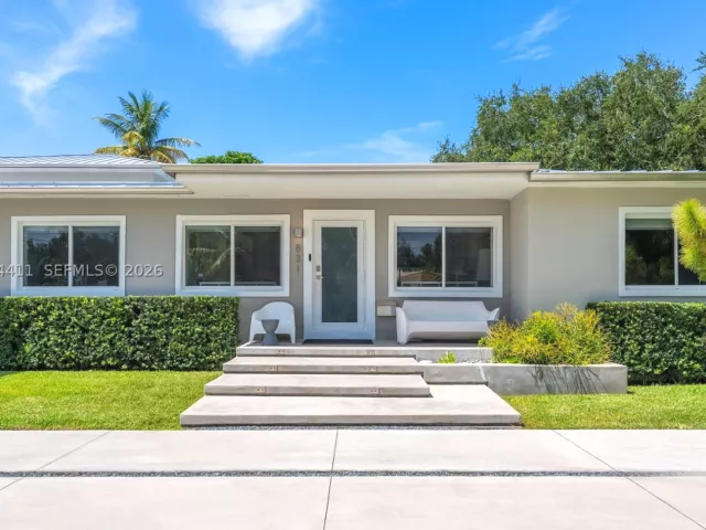 Продажа дома по адресу 831 NE 109th St - фото 9355217
