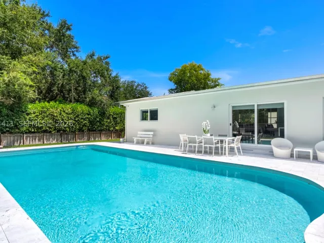 Продажа дома по адресу 831 NE 109th St - фото 9355222