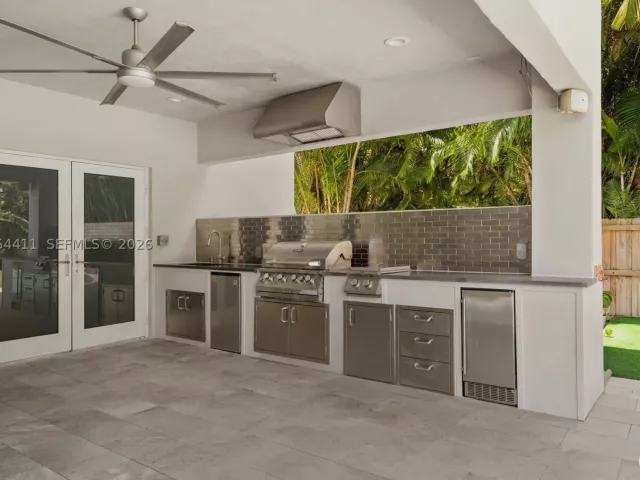 Продажа дома по адресу 831 NE 109th St - фото 9355224