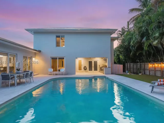 Продажа дома по адресу 831 NE 109th St - фото 9355229