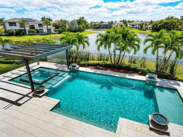 Продажа дома по адресу 17511 Cadena Drive - фото 9359610