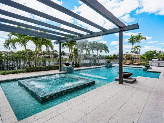 Продажа дома по адресу 17511 Cadena Drive - фото 9359616