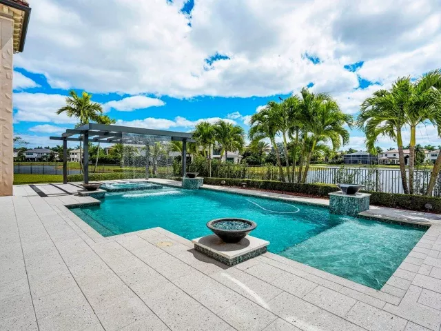 Продажа дома по адресу 17511 Cadena Drive - фото 9359619