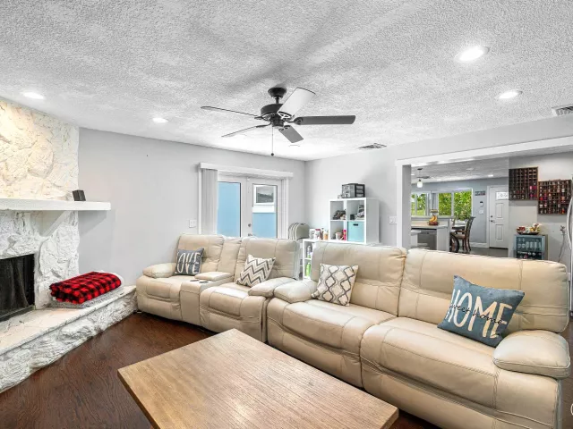 Продажа дома по адресу 5134 CANAL Road - фото 9355691