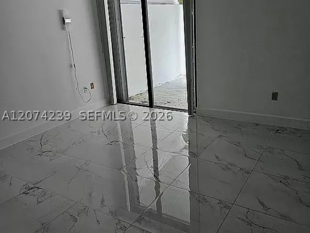 Продажа дома по адресу 12337 SW 20th Ter - фото 9360048