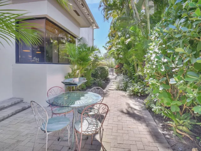 Продажа дома по адресу 2286 NW 60th Street - фото 9372213