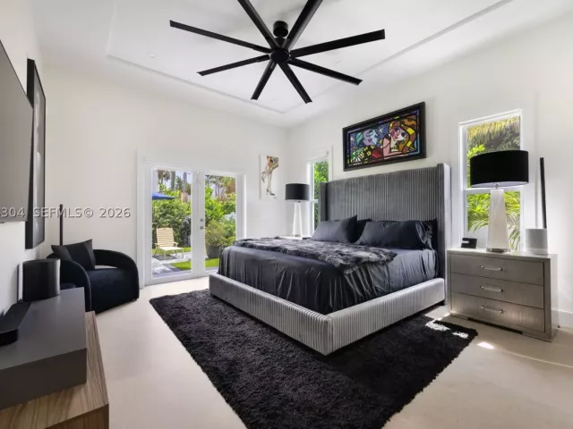 Продажа дома по адресу 1353 Van Buren St - фото 9344479