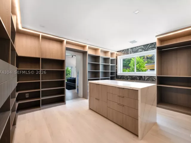 Продажа дома по адресу 1353 Van Buren St - фото 9344480
