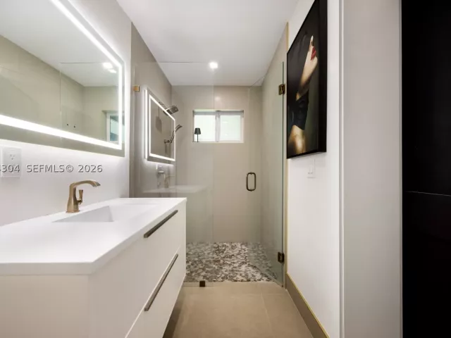 Продажа дома по адресу 1353 Van Buren St - фото 9344484