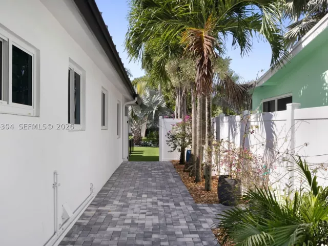 Продажа дома по адресу 1353 Van Buren St - фото 9344490