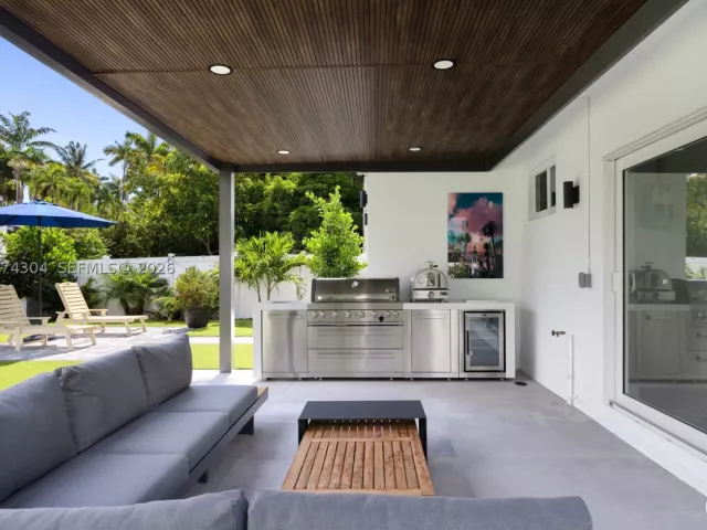 Продажа дома по адресу 1353 Van Buren St - фото 9344491