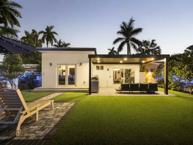 Продажа дома по адресу 1353 Van Buren St - фото 9344495