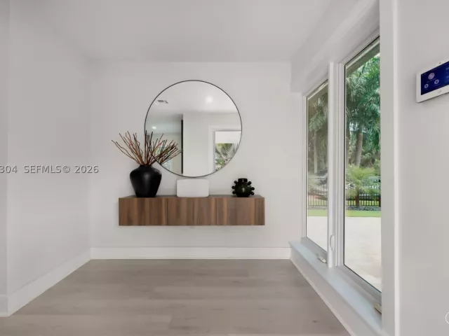 Продажа дома по адресу 1353 Van Buren St - фото 9344471
