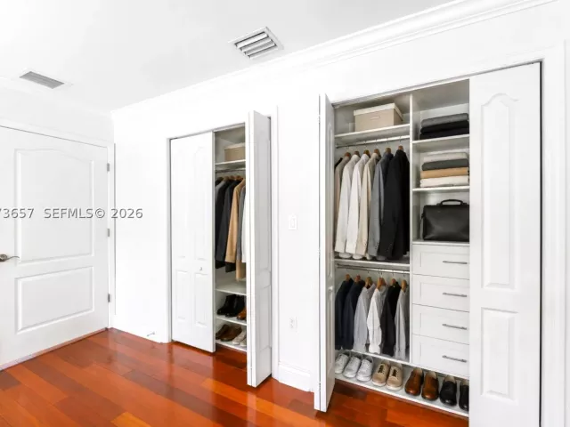 Продажа дома по адресу 530 NW 31st Av - фото 9349705