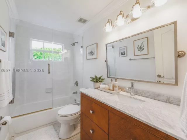 Продажа дома по адресу 530 NW 31st Av - фото 9349706