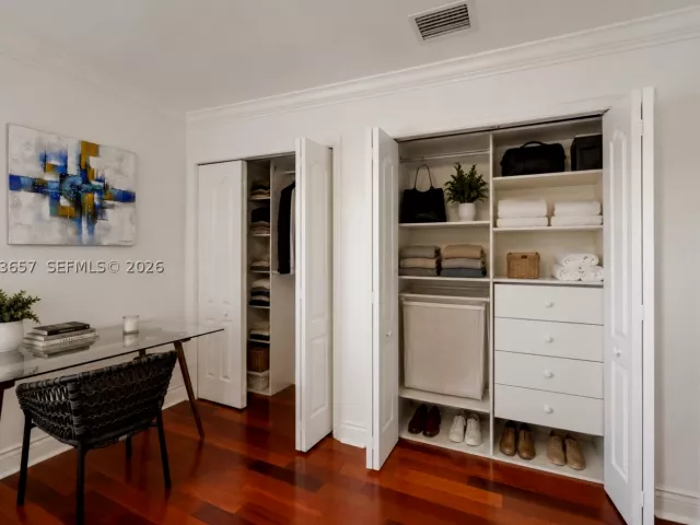Продажа дома по адресу 530 NW 31st Av - фото 9349707