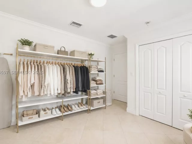 Продажа дома по адресу 530 NW 31st Av - фото 9349709