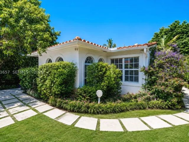 Продажа дома по адресу 530 NW 31st Av - фото 9349694