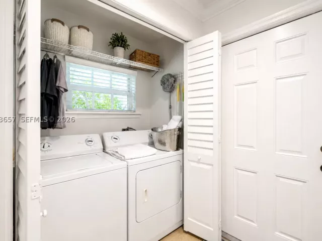 Продажа дома по адресу 530 NW 31st Av - фото 9349712