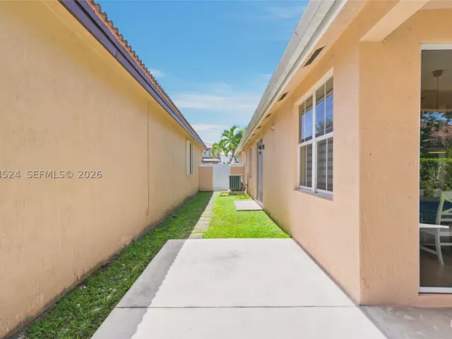 Продажа дома по адресу 15429 SW 36th Ter - фото 9344321