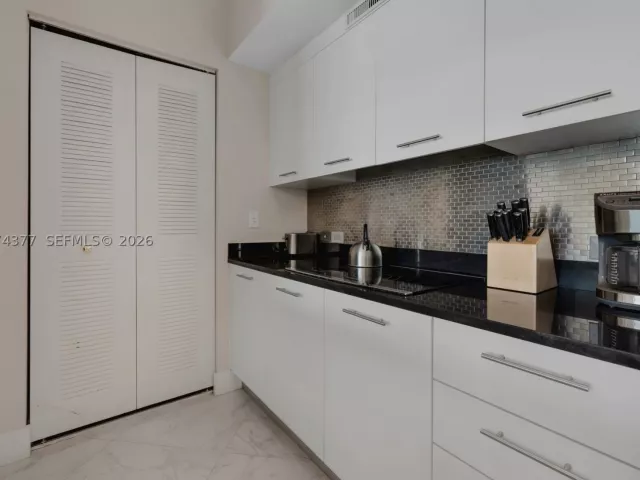 Продажа квартиры # - фото 9344138