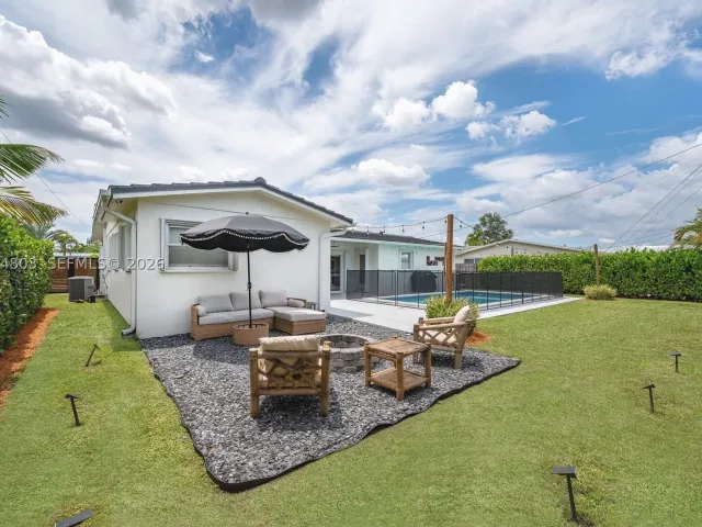 Продажа дома по адресу 9441 SW 52nd Ter - фото 9344382