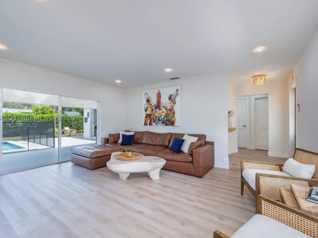 Продажа дома по адресу 9441 SW 52nd Ter - фото 9344368