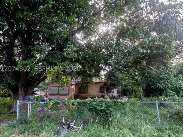 Продажа дома по адресу 16550 NE 4th Ave - фото 9346445