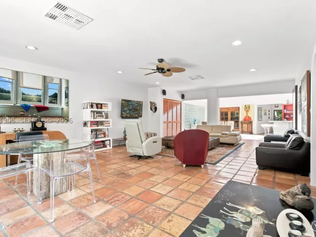 Продажа дома по адресу 4110 Battersea Rd - фото 9376496