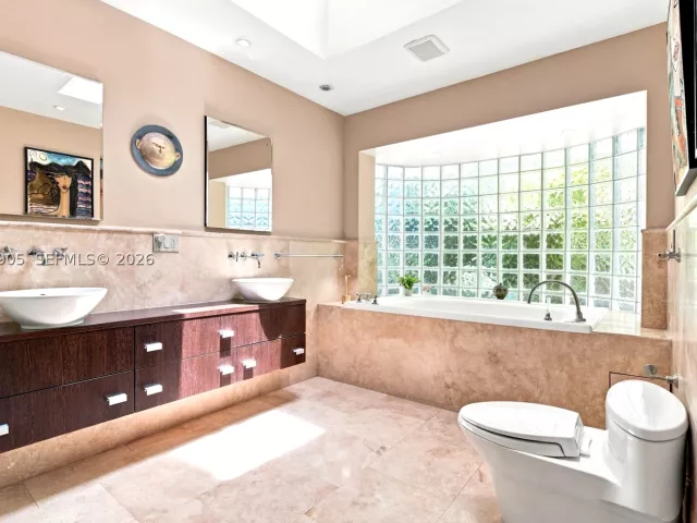 Продажа дома по адресу 4110 Battersea Rd - фото 9376500