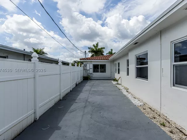 Продажа дома по адресу 3513 Polk St - фото 9347772