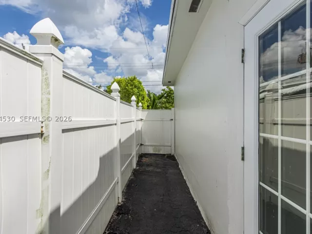 Продажа дома по адресу 3513 Polk St - фото 9347773