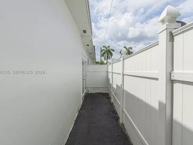 Продажа дома по адресу 3513 Polk St - фото 9347774