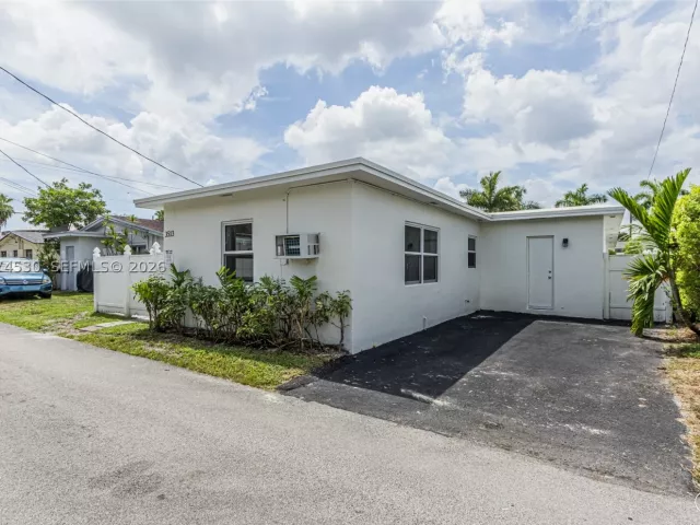 Продажа дома по адресу 3513 Polk St - фото 9347775