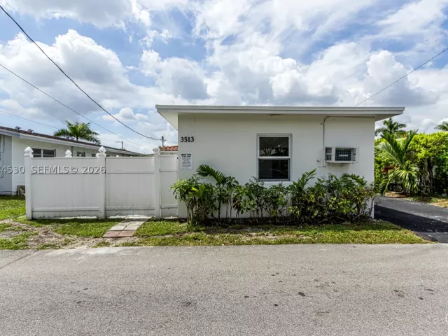 Продажа дома по адресу 3513 Polk St - фото 9347776