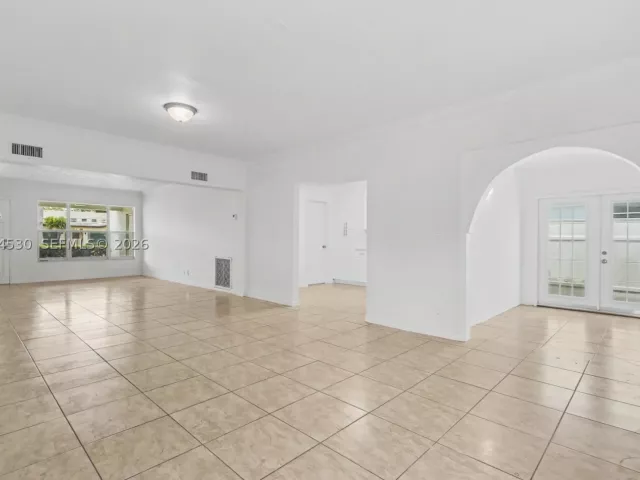 Продажа дома по адресу 3513 Polk St - фото 9347783