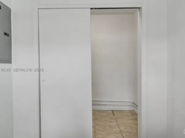 Продажа дома по адресу 3513 Polk St - фото 9347791