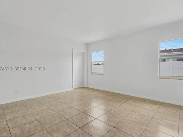 Продажа дома по адресу 3513 Polk St - фото 9347794
