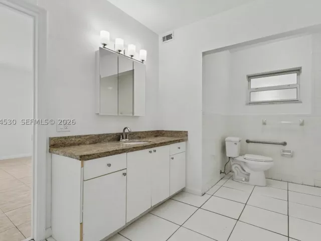 Продажа дома по адресу 3513 Polk St - фото 9347797